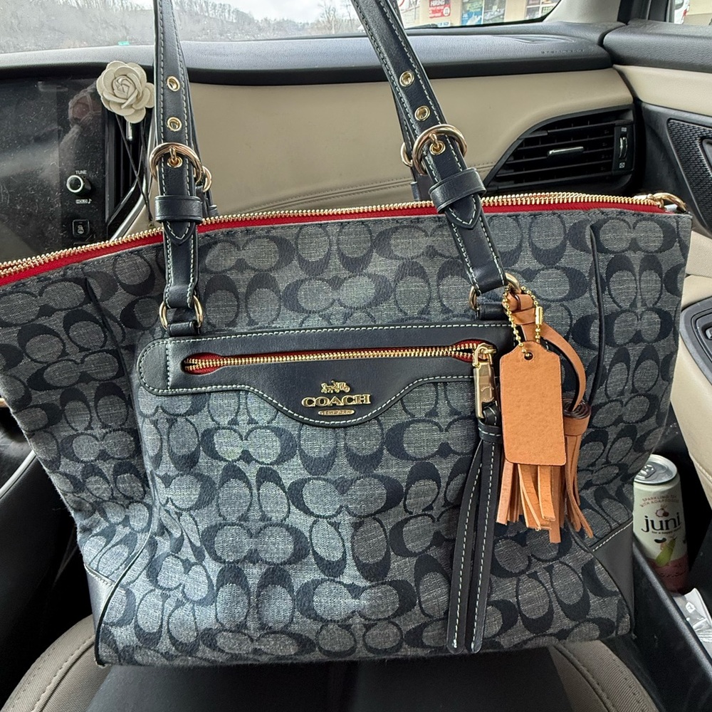 Kleo Carryall In Signature Chambray coach tote 
Wallet set